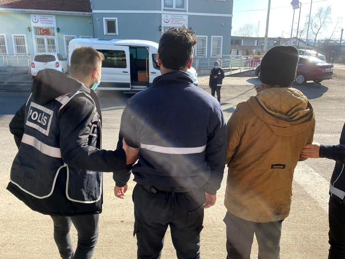 Tekirdağ\'da 17\'si kaçak göçmen 46 kişi yakalandı