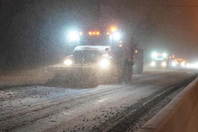 ABD'de kar fırtınası alarmı! 4 eyalette acil durum ilan edildi, 100 binden fazla kişi elektriksiz kaldı