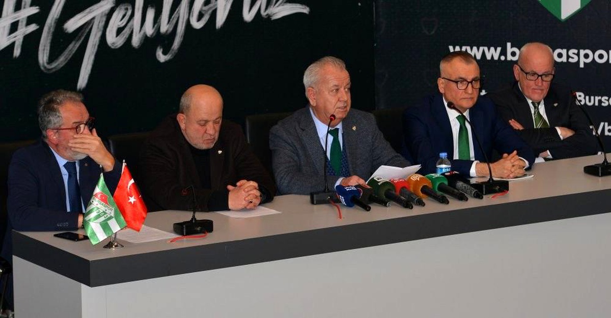 Bursaspor Divan Kurulu Başkanı Galip Sakder: "Hiç kimsenin arka bahçesi değiliz"
