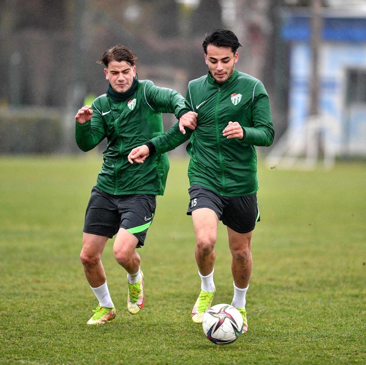 Bursaspor iki grup halinde çalıştı