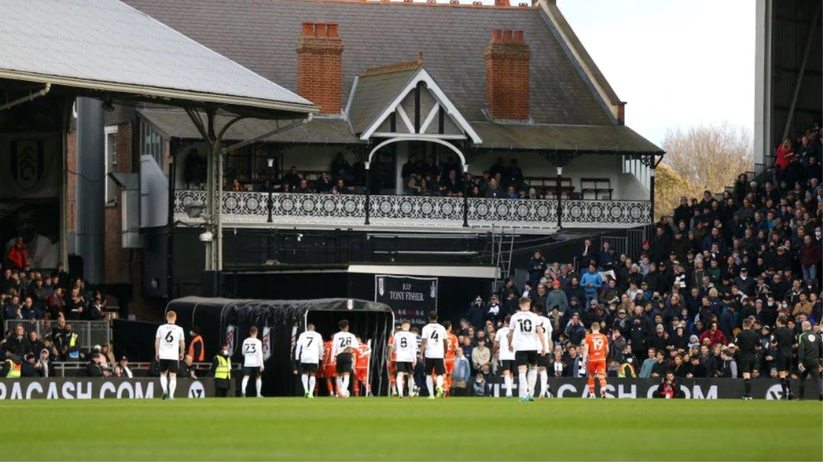 Championship maçında kalp krizi geçiren bir Fulham taraftarı hayatını kaybetti
