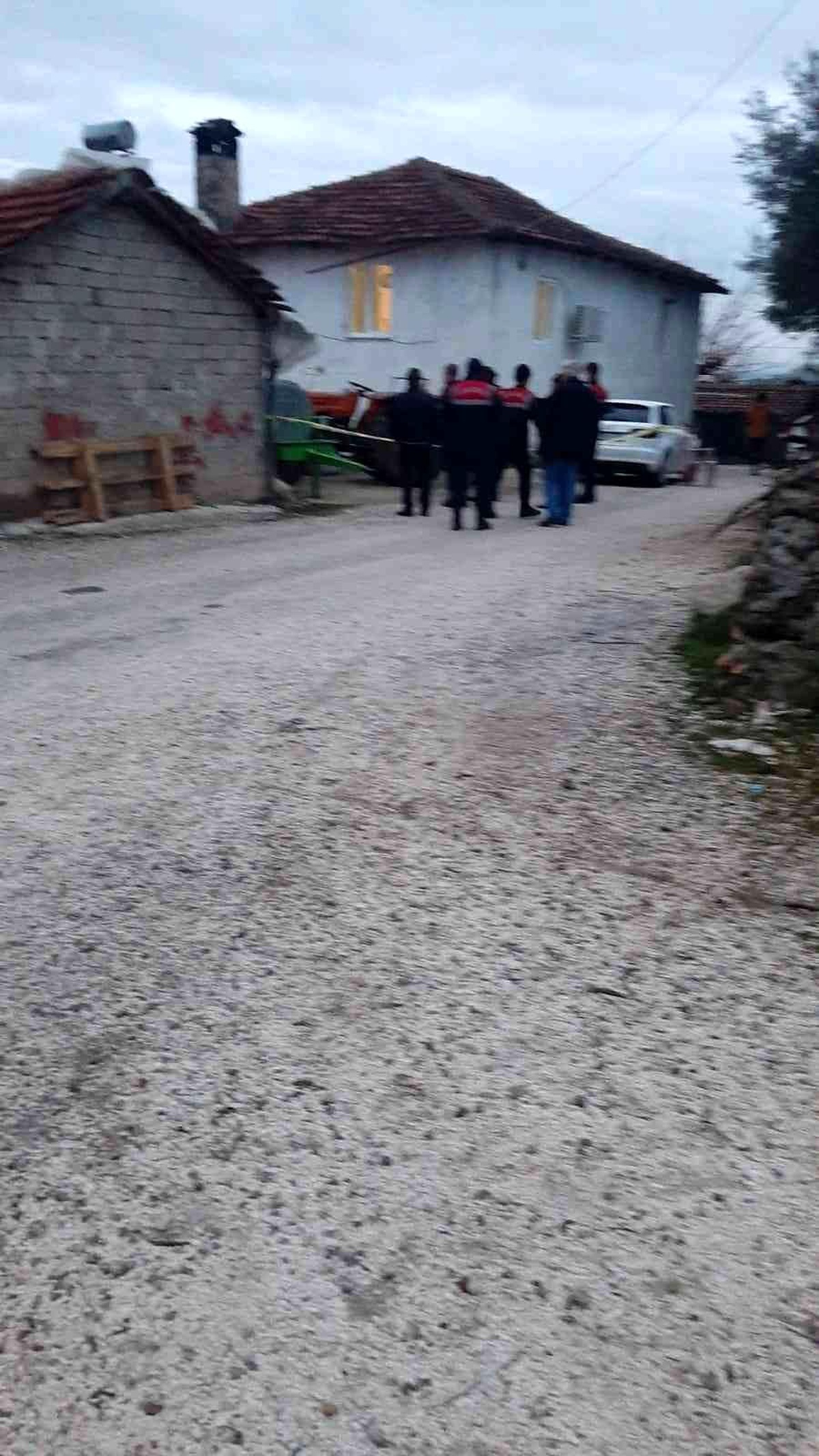 Eski karısını yaralayan adam, eski kayınbabası tarafından kurşunladı