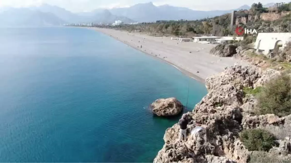 Son dakika haberi | Falezlerde korkutan görüntü... 40 metrelik falezlerin ucunda ölümüne olta