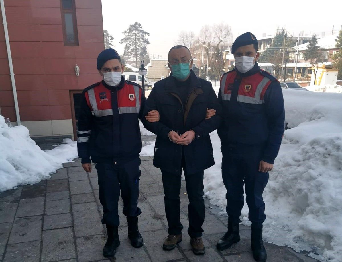 FETÖ üyesi şüpheli hareketlerde bulununca yakalandı