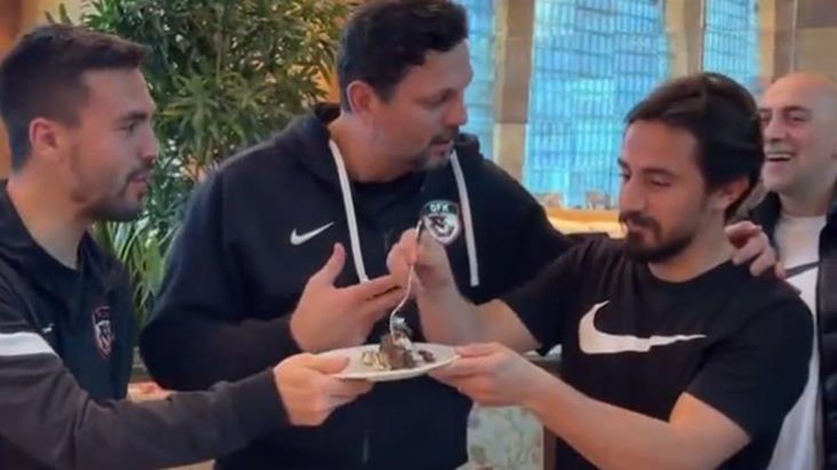 Gaziantep FK\'nın, Erol Bulut için "Çigoladalı bazda" paylaşımı sosyal medyayı kırdı geçirdi