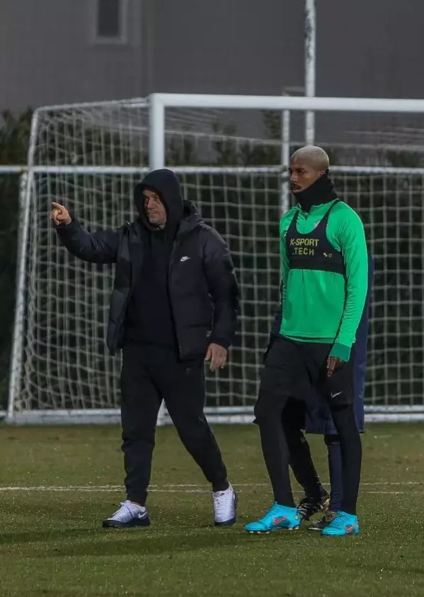 GZT Giresunspor'da yeni transfer Pyerre takımla ilk antrenmanına çıktı