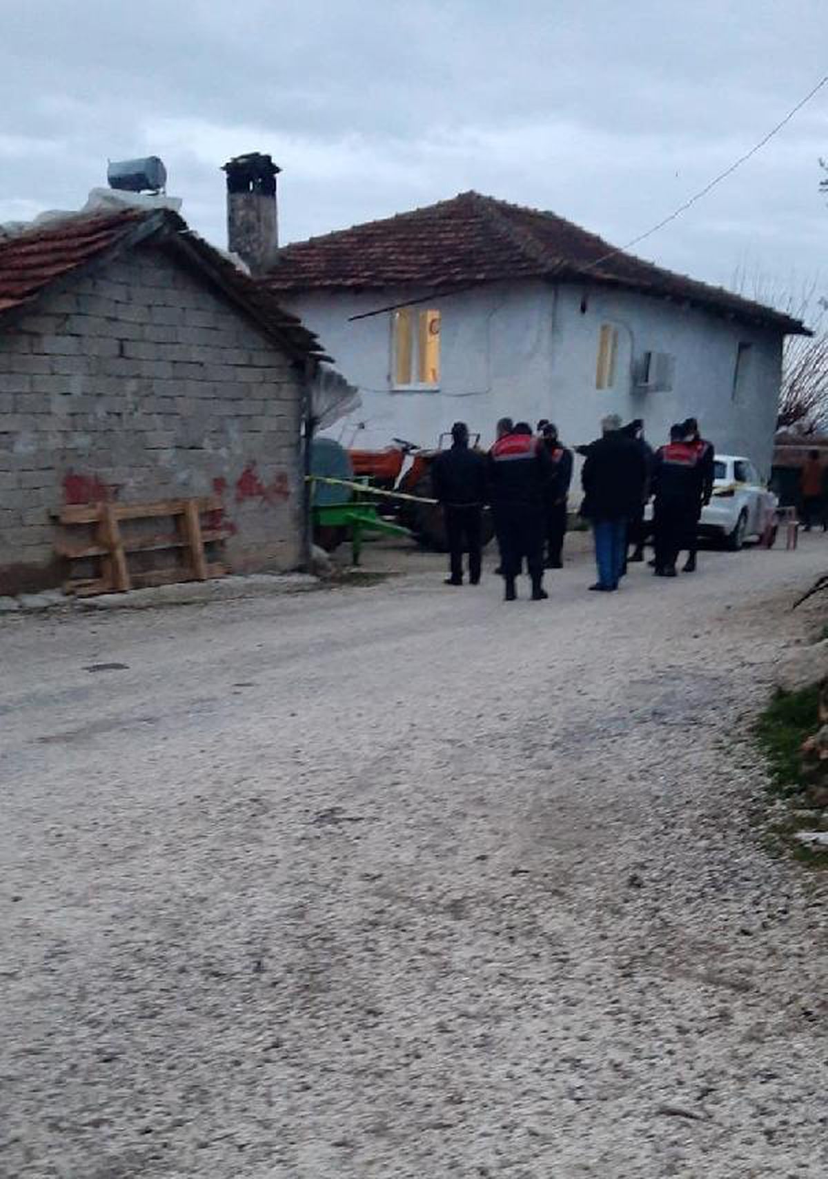 Kızını tüfekle yaralayan eski damadını vurdu