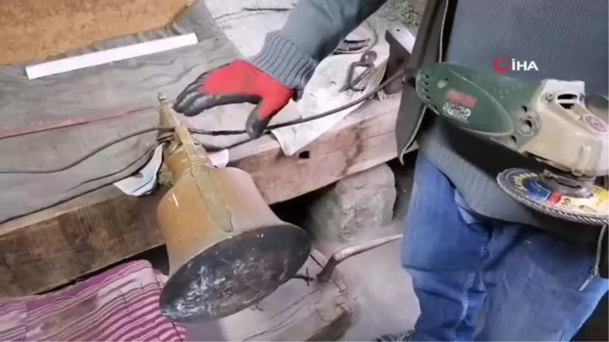 Mesleğinin son temsilcisi olarak bakır ibrik ustalığını 52 yıldır devam ettiriyor