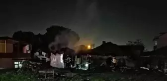 Taklacı güvercinlerin kümesi alev alev yandı