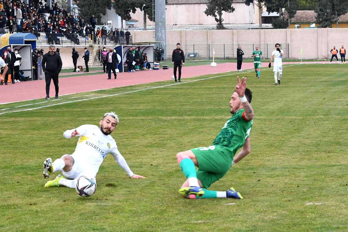 TFF 2. Lig: Tarsus İdman Yurdu: 1 Isparta 32 Spor: 2