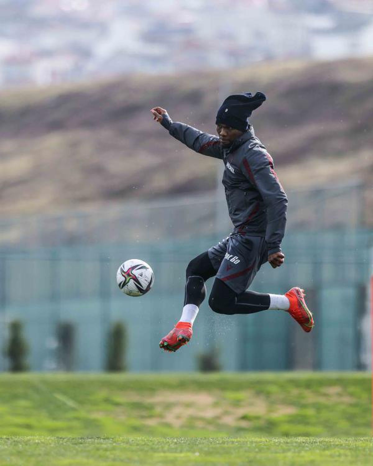 Trabzonspor\'da Covid-19\'a yakalanan Bakasetas idmana çıkmadı