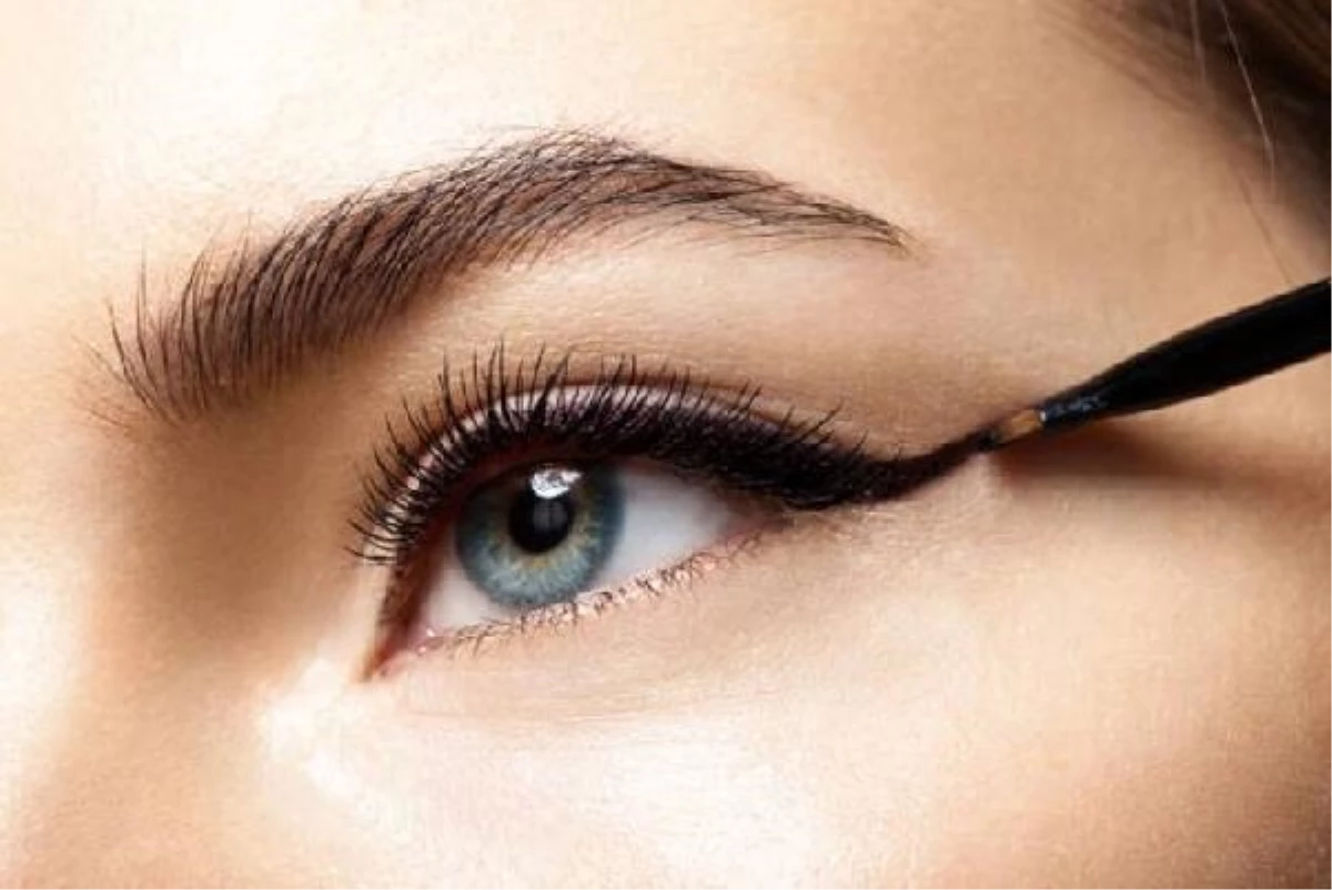 Uzmanından kalıcı eyeliner uygulama teknikleri