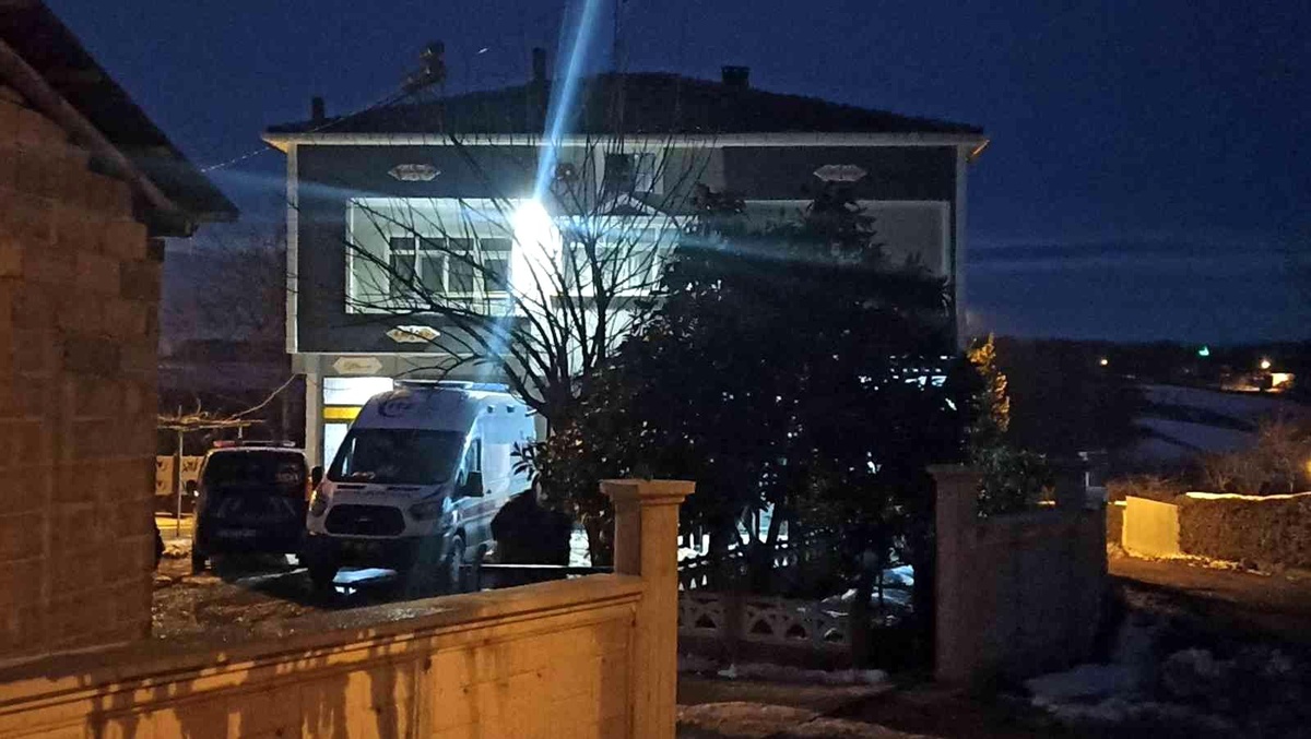 Samsun\'da 81 yaşındaki kadın çatı katında iple asılı olarak bulundu