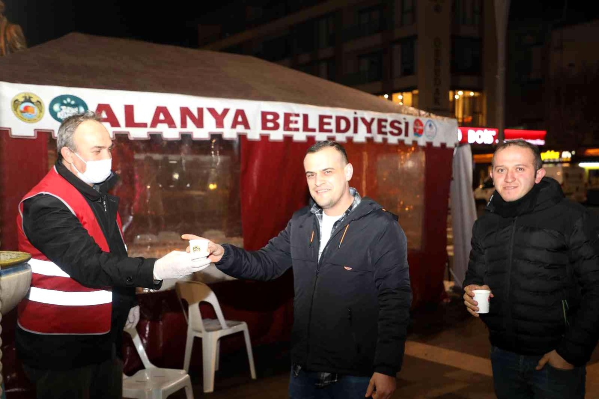 Alanya Belediyesi\'nden vatandaşlara çorba ikramı