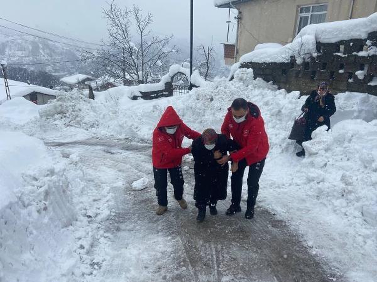 Son dakika haberleri | Bakan Koca: Yeri geldiğinde sizi sırtında taşıyanlar, el üstünde tutulmaya değerdir