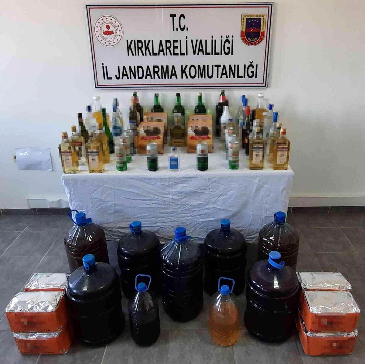 Bulgaristan\'dan Türkiye\'ye getirilen 740 litre kaçak alkol ele geçirildi