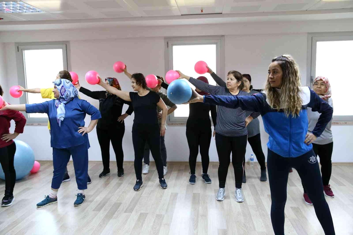 Büyükşehir\'in Koçarlı\'daki kültür merkezi her yaşa hitap ediyor