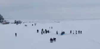 Son dakika haberi | Donan Beyşehir Gölü üzerinde yürüdüler