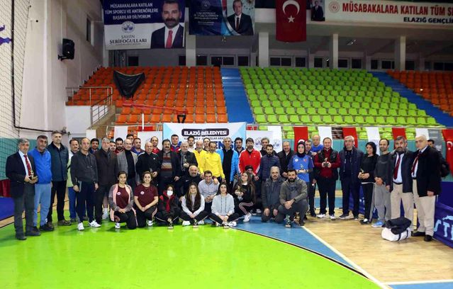 Elazığ'da masa tenisi turnuvası sona erdi