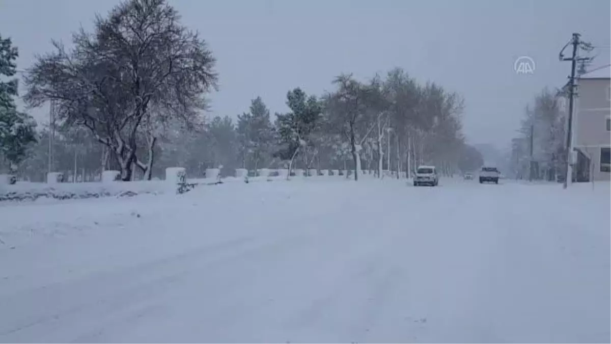 Etkili olan kar yağışı sevindirdi