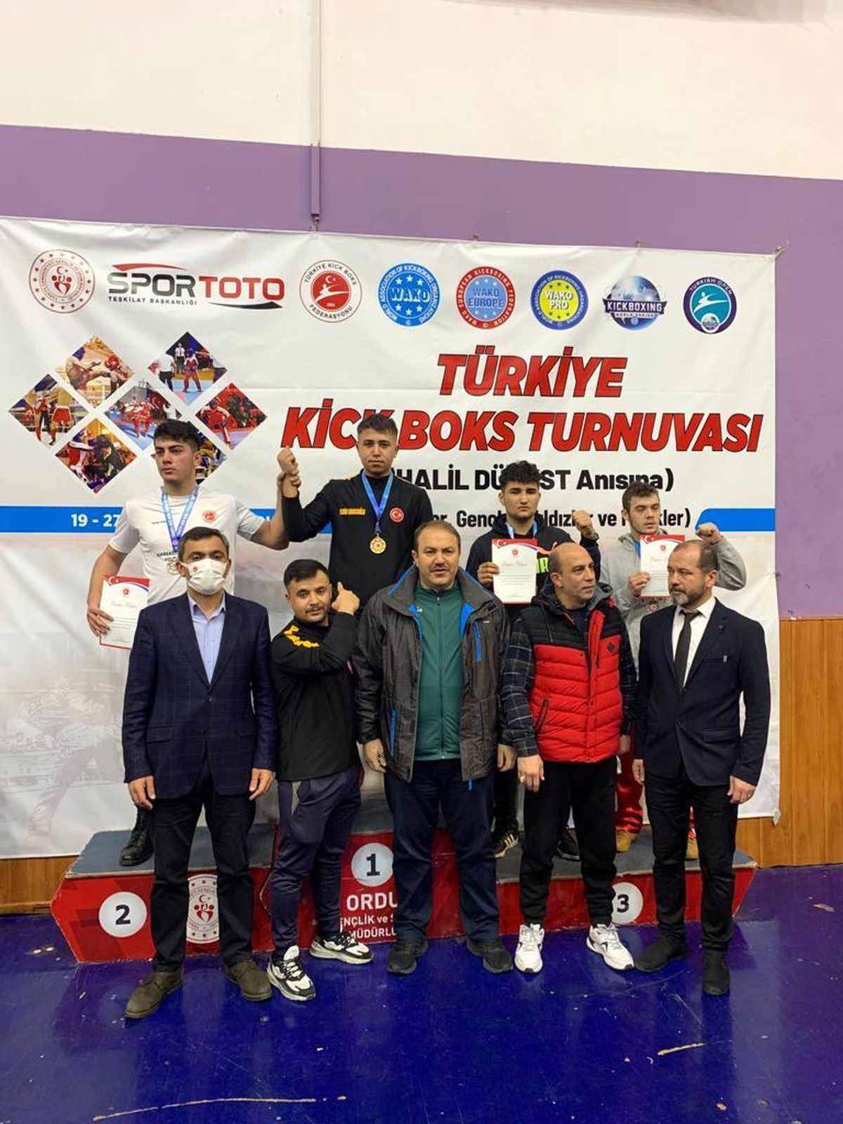 Kadir Danacıoğlu kickboksta Türkiye Şampiyonu oldu
