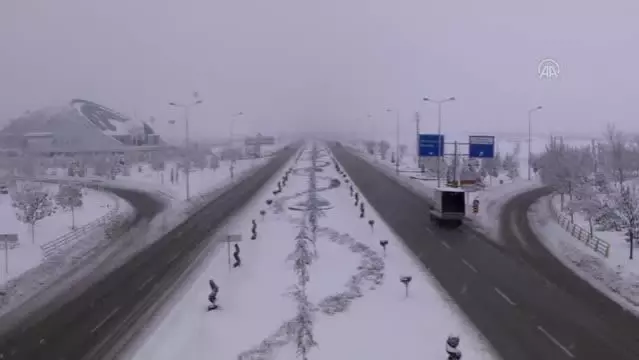 Kar yağışı ulaşımı olumsuz etkiliyor - Konya-Ankara kara yolu