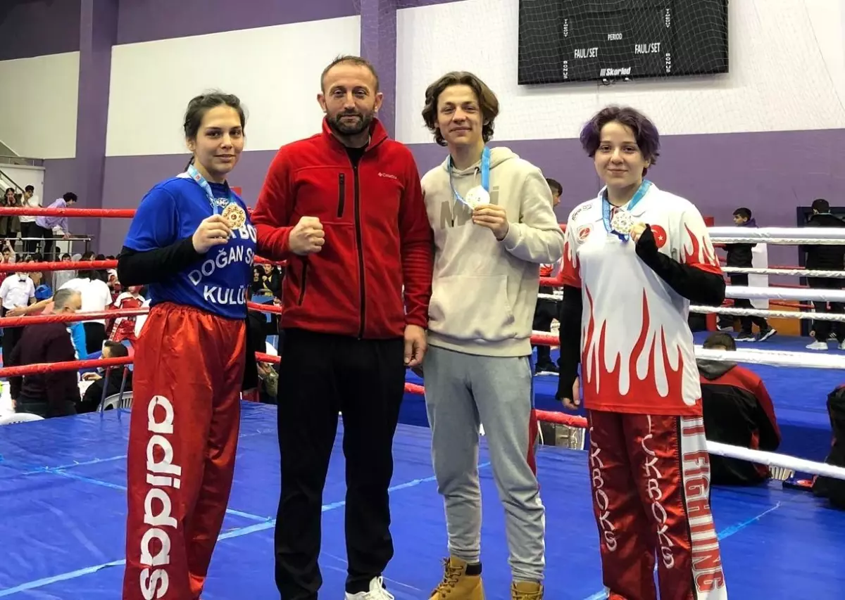 Kick Boks\'ta 2 altın 1 gümüş madalya