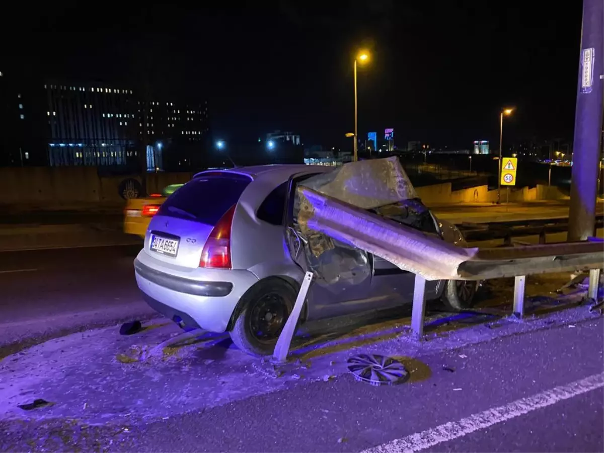 Maltepe\'de otomobil bariyere ok gibi saplandı: 1 yaralı