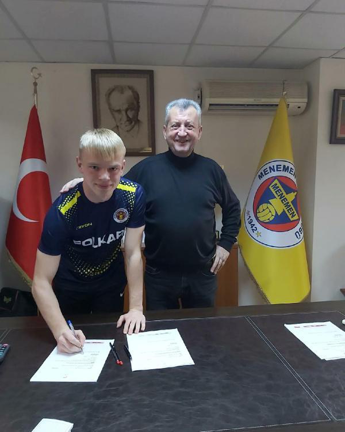 Menemenspor\'a taze kan geldi