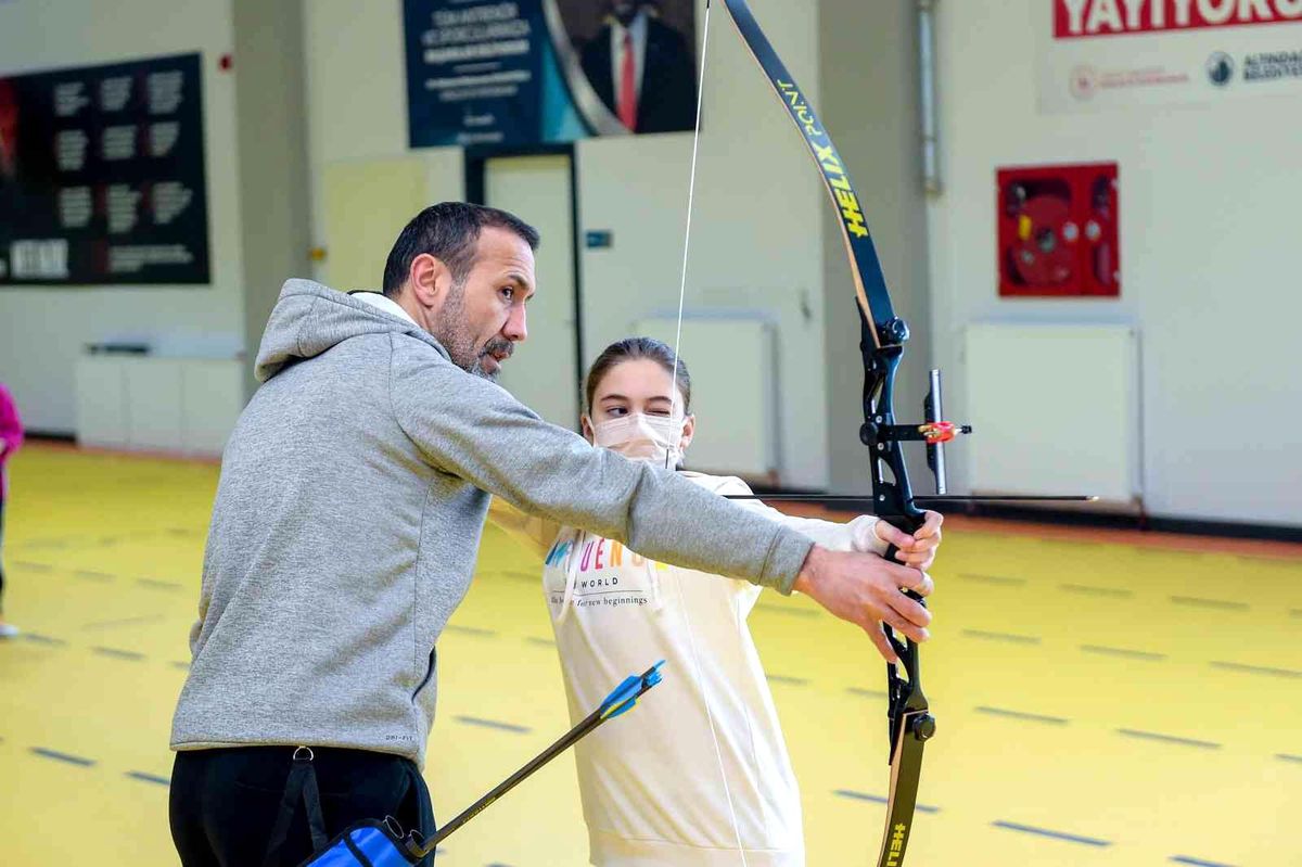 Mete Gazoz Okçuluk Merkezi açıldı