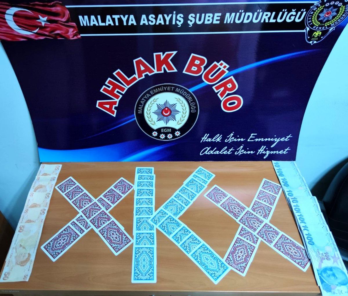 Polisten kumar baskını