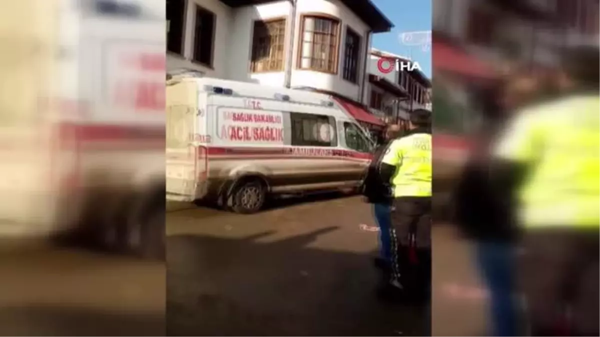 Üzerinde kar biriken caminin sundurması cemaatin üzerine düştü: 5 yaralı