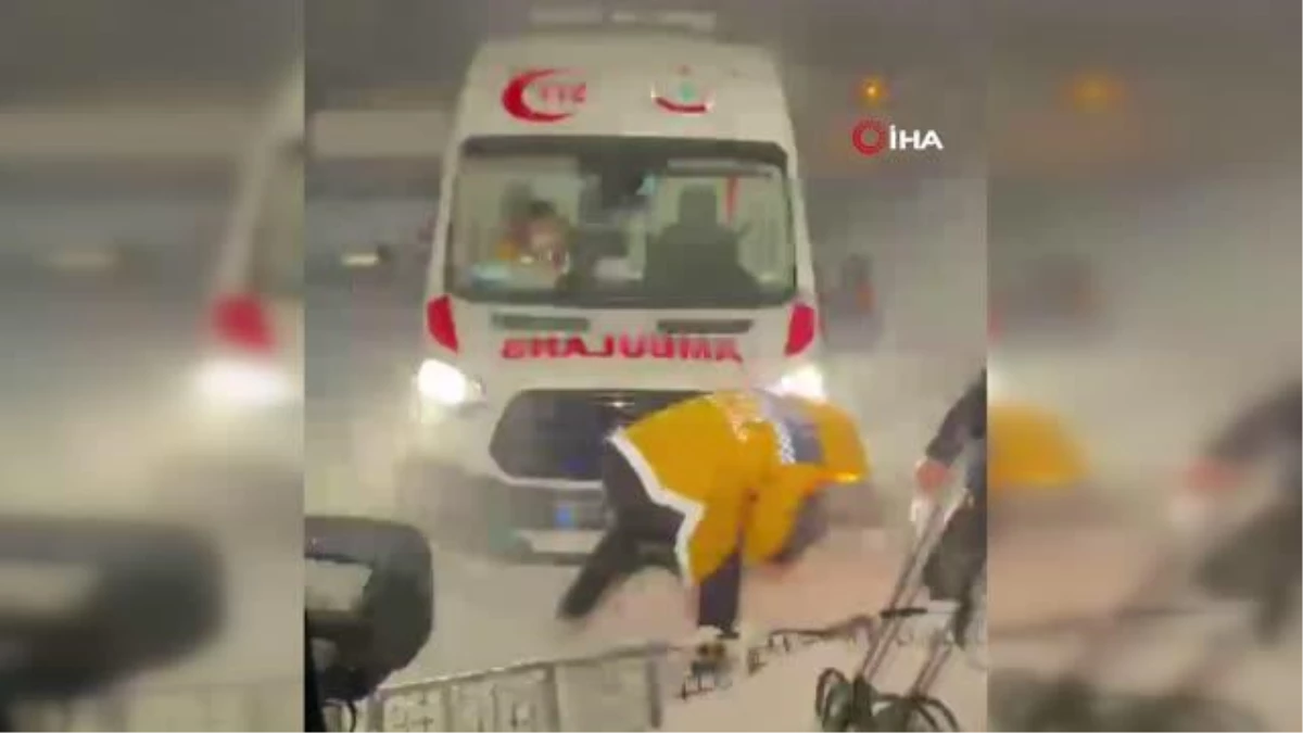 Son dakika haberi... Yolda kalan ambulansın imdadına otel çalışanları yetişti
