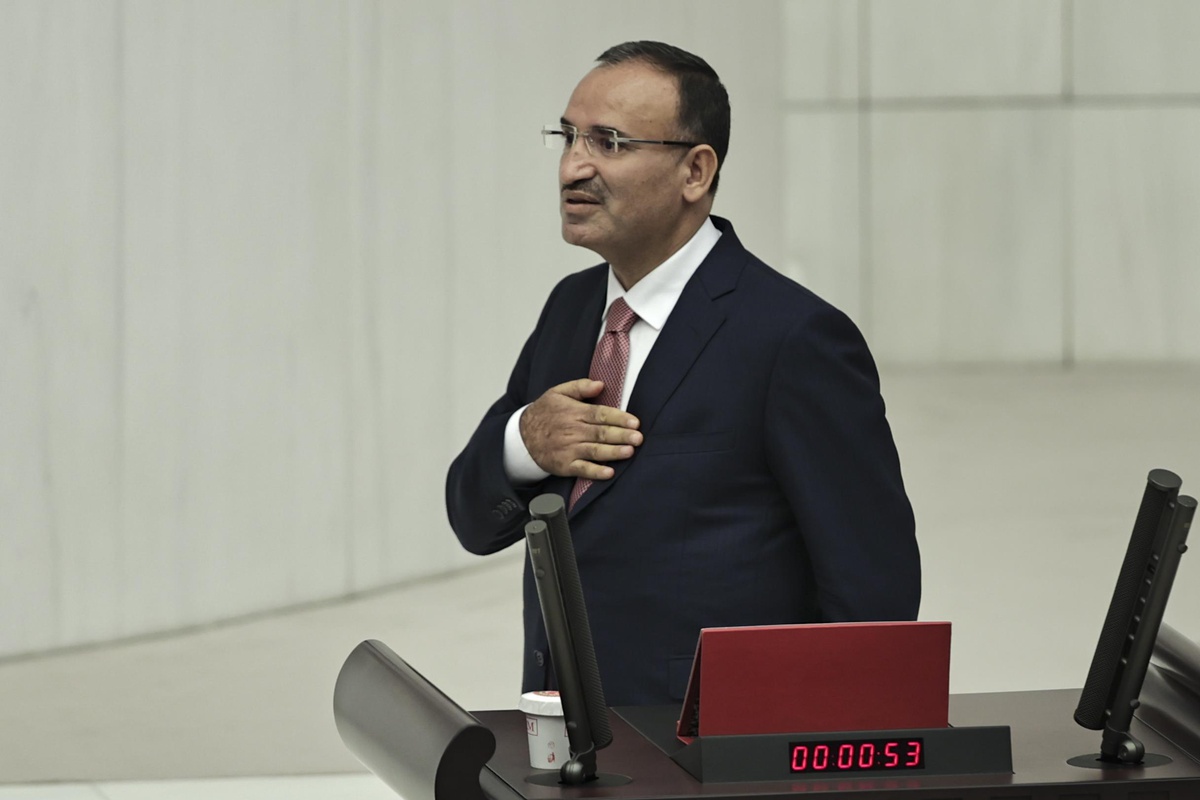 Son dakika haberi! Adalet Bakanı Bekir Bozdağ, TBMM Genel Kurulunda yemin etti