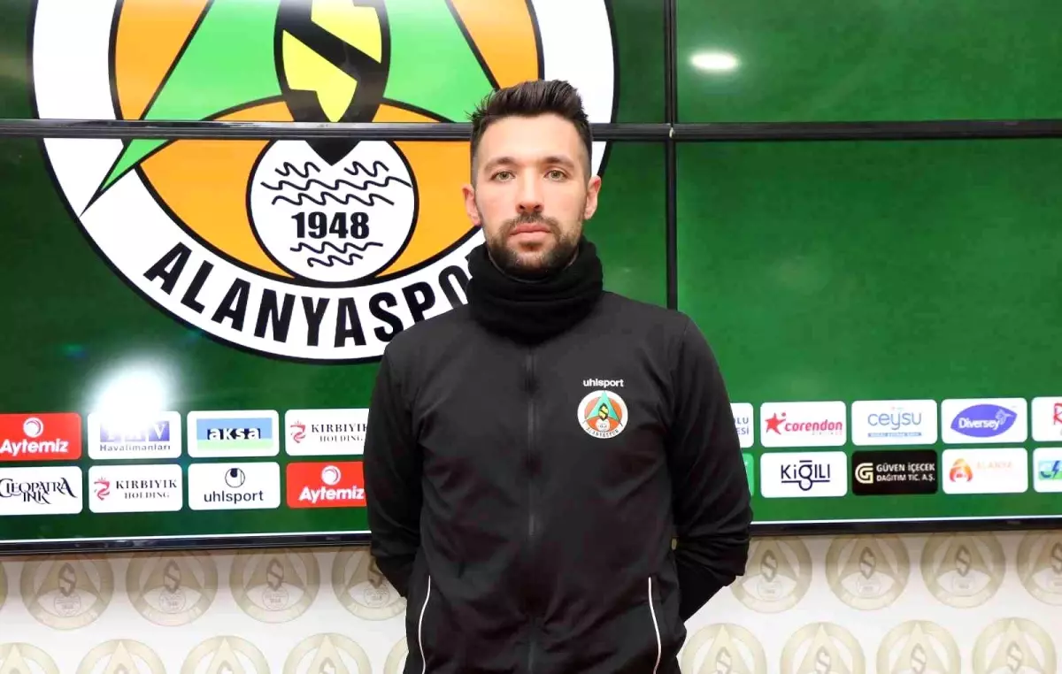 Alanyaspor Teknik Direktörü Farioli: "Pazar günü 2 takım da zorlu bir mücadele verecek"