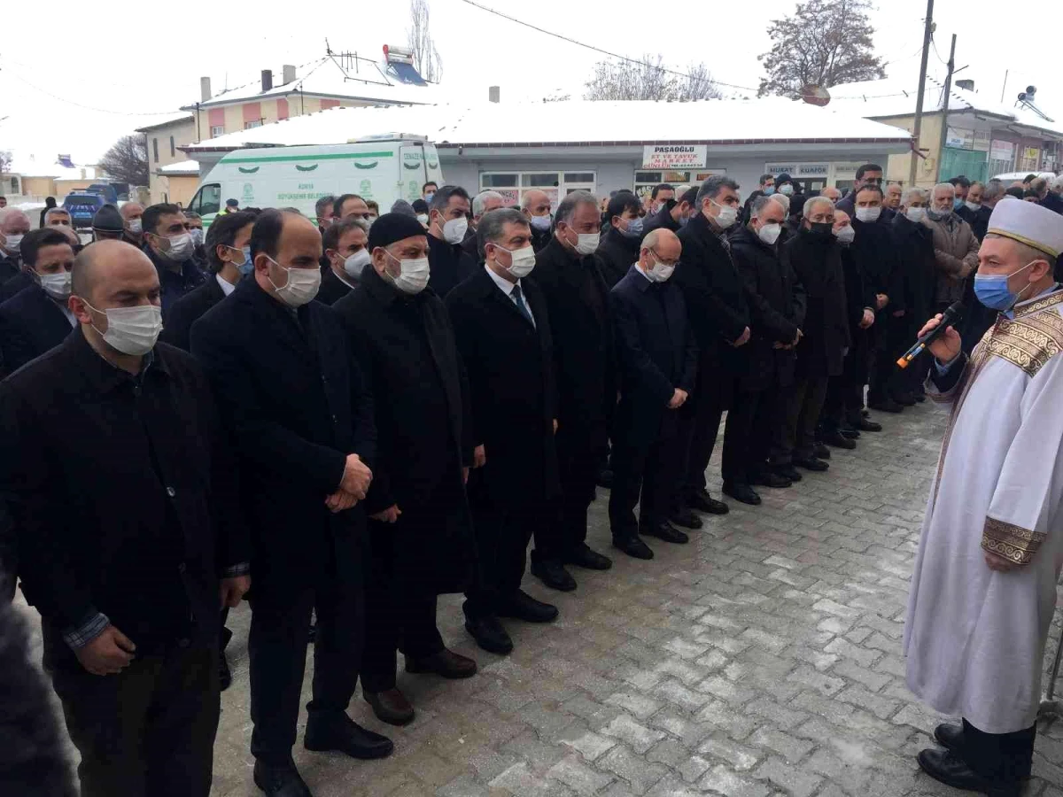 Sağlık Bakanı Koca\'nın babaannesinin cenazesi, Kulu ilçesinde defnedildi
