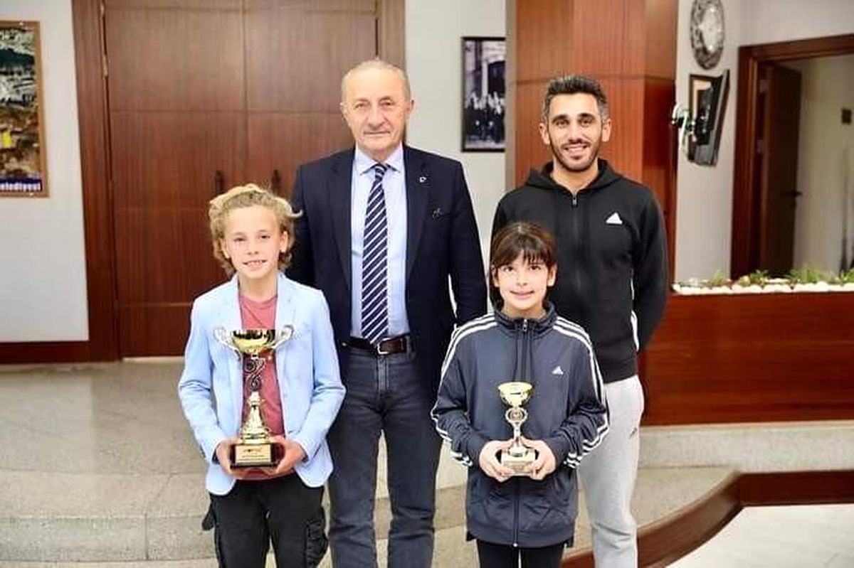 Didim Belediye Başkanı Atabay şampiyon tenisçileri ağırladı