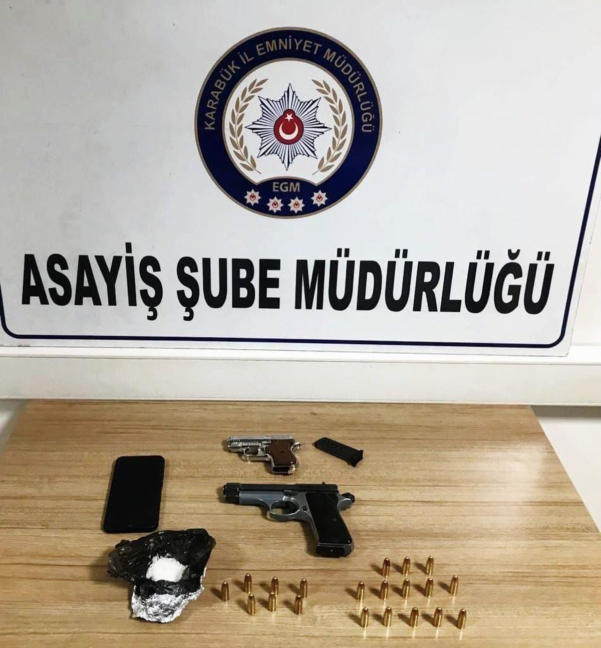 Evine gittiği arkadaşını silahla yaralayıp kaçan şahsılar operasyonla yakalandı