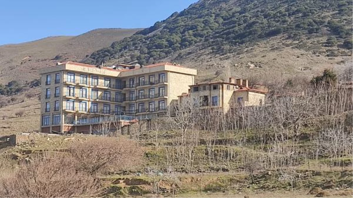 GÖKÇEADA SİT ALANINDAKİ MASİ OTEL\'E YENİDEN YIKIM YOLU GÖRÜNDÜ