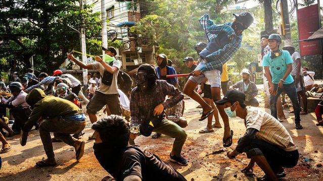 Myanmar'ı iç savaşa sürükleyen ölümcül çatışmalar