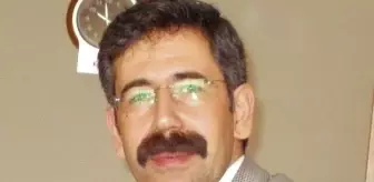Sanayi ve Teknoloji İl Müdürü, otomobil çarpmasıyla yaralandı