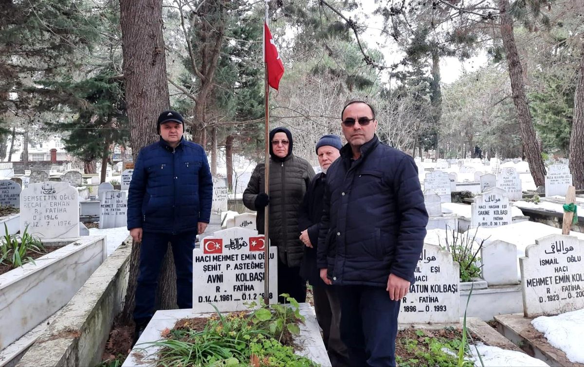 Son dakika haber... Şehit asteğmen kabri başında dualarla anıldı