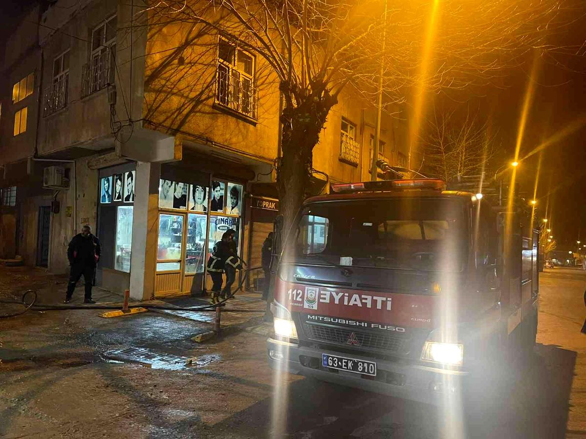 Yabancı uyrukluların kaldığı evde yangın