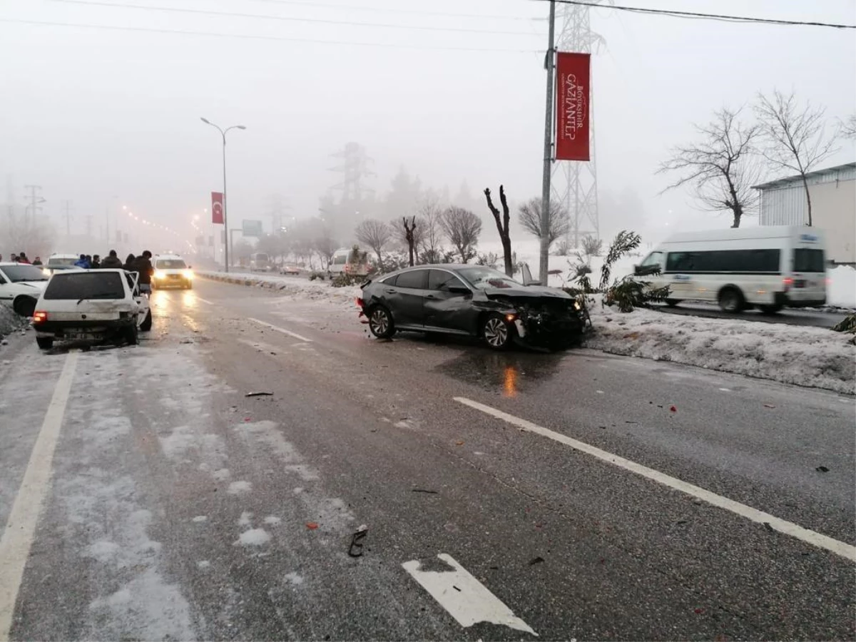 Zincirleme kazalar trafiği felç etti