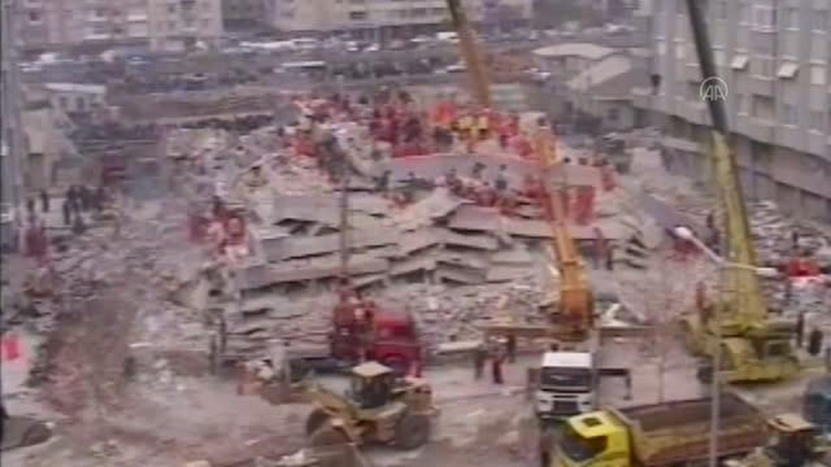Zümrüt Apartmanı facialarının önüne geçmek için 'binalara vize' önerisi