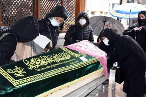 ABD'de eski eşinin öldürdüğü Bengü, son yolculuğuna uğurlandı