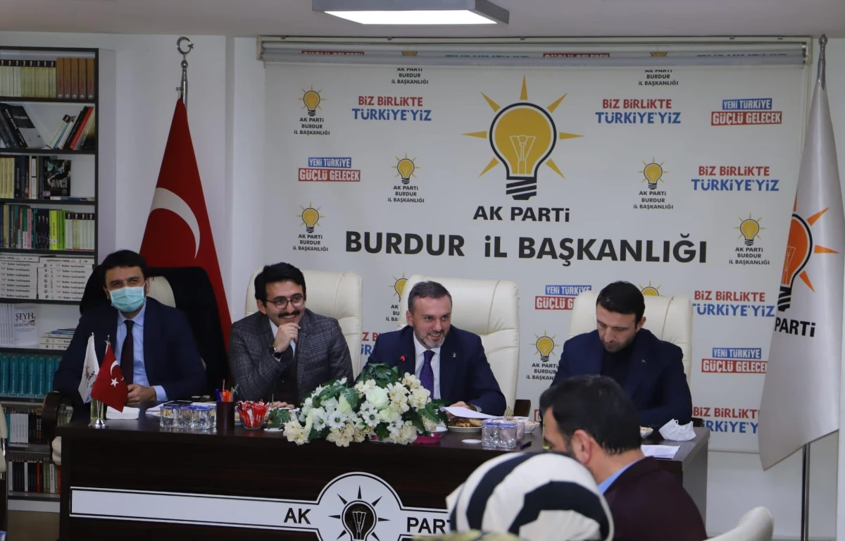 AK Parti\'li Kandemir, Burdur\'da partililerle istişare toplantısında buluştu Açıklaması