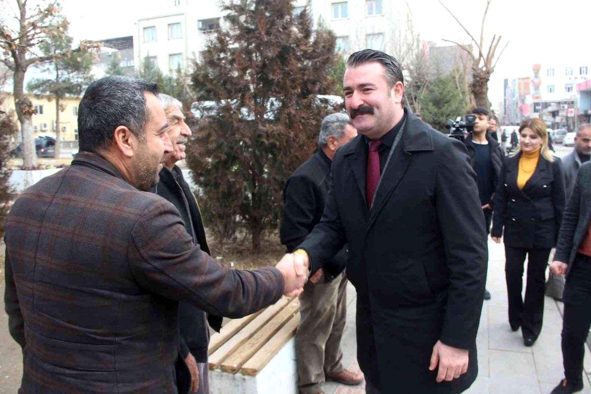 AK Partili Yağmur, esnafların sorunlarını dinledi