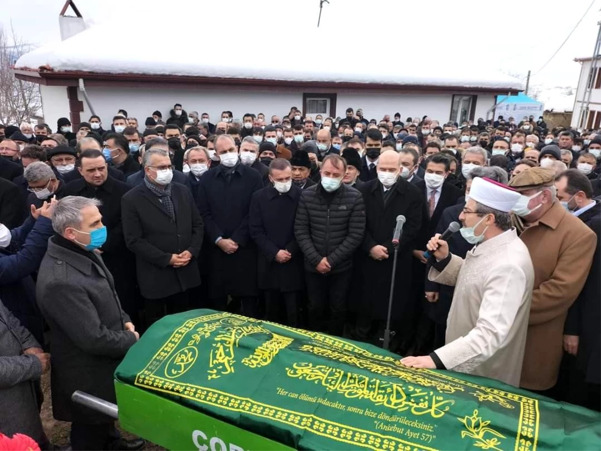 Bakan Soylu, AK Partili Ceylan\'ın babasının cenazesine katıldı