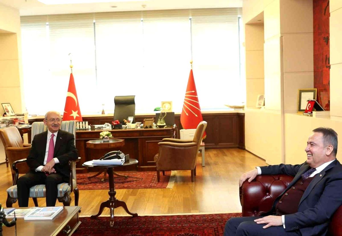 Başkan Böcek CHP Genel Başkanı Kılıçdaroğlu ve Sağlık Bakanı Koca\'yı ziyaret etti